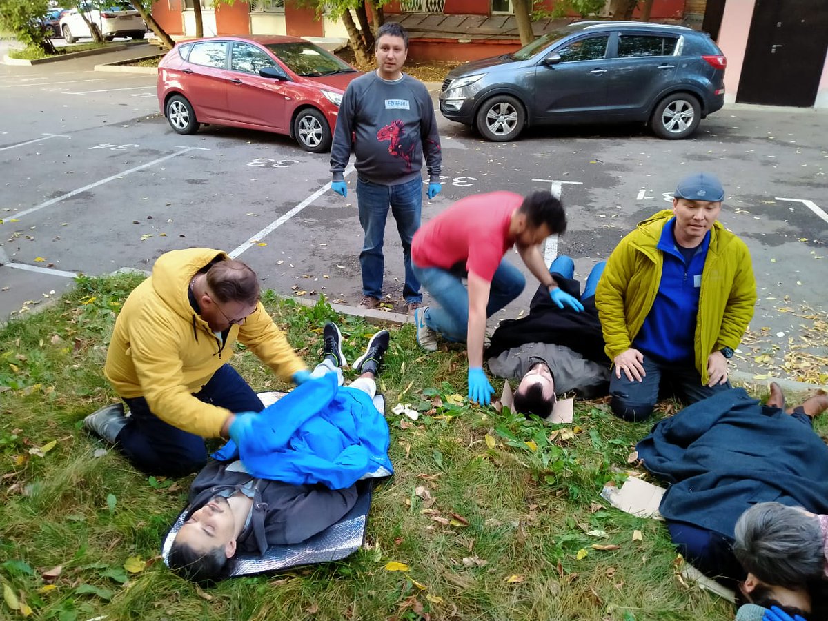 Сегодня инструктор по первой помощи Российского Красного Креста ВАСИЛИЙ ДОЛЖАНСКИЙ провел специальный курс по первой помощи - Рефрешь курс / Игровой день. 

Подробнее:
facebook.com/10000230421195…