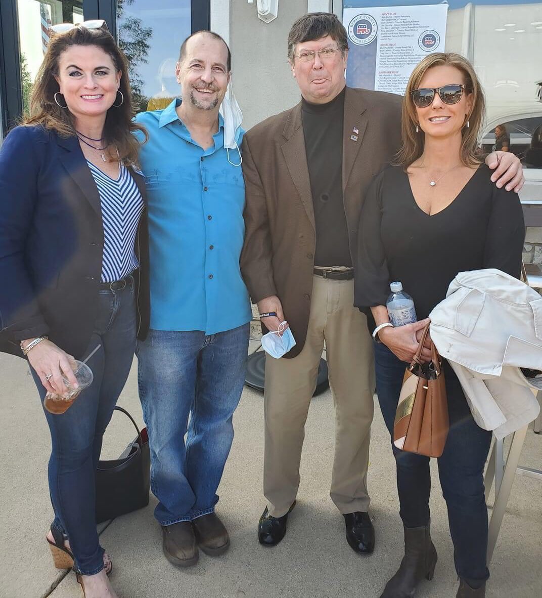 Great to see Laura Curtis, @DuKaneABATE Legislative Coordinator @RameyforIL, and @JudgeACWalsh out at the @DuPageCountyGOP #LawEnforcement Support Rally today. Only wish I couldβve joined them! Laura is endorsed by A.B.A.T.E. of Illinois. #twill #Illinois #ABATEofIllinois πΊπΈ https://t.co/Ca9SRjb2KP