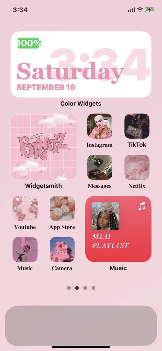 Icon_Diamond's tweet photo. My niece’s iOS set up 😩 clearly I lost my MySpace coding ability 🤣 https://t.co/PCQkl4LVWR
