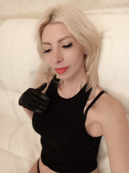 My red lips want to embrace you sweetly. You can find my lips here https://t.co/yMtrjY4cJe  #hotparty<a href="/tag/mylove"class="tags"><span>#mylove</span></a><a href="/tag/party"class="tags"><span>#party</span></a><a href="/tag/alone"class="tags"><span>#alone</span></a><a href="/tag/alonetogether"class="tags"><span>#alonetogether</span></a><a href="/tag/sweetie"class="tags"><span>#sweetie</span></a>