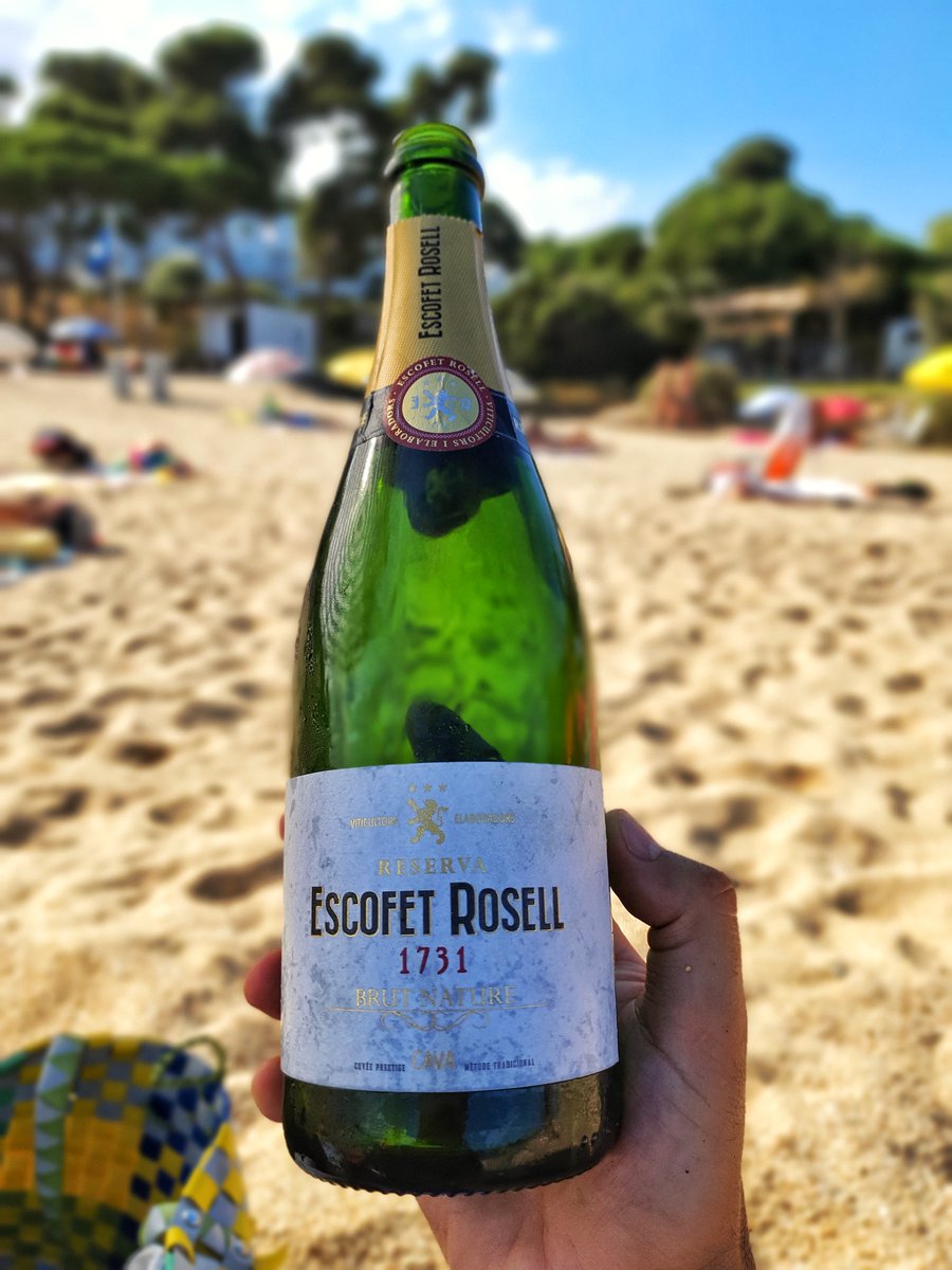 elvinet's tweet photo. 🥂 BUBBLES 🍾
Una imagen que refleja la dinámica de este pasado finde😍
¿Cuál ha sido tu(s) botella(s) del finde?😉
#FormadorenCava #SparklingWine #CavaEducator
#Cava #QualitySparklingWine #CavaReserva #EscofetRosell
#Wine
#WineEducator #PersonalWineShopper #iLoveMyJob https://t.co/AJyjCzhIQ1