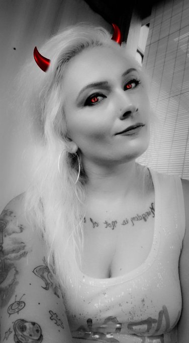 Goofing off... https://t.co/9ceAeHmPIf<a href="/tag/savethechildern"class="tags"><span>#savethechildern</span></a>