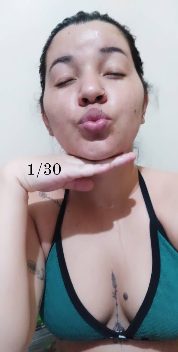 esterlitasouz's tweet photo. Vou emagrecer dançando Just dance, é isso mesmo pessoal kkkk #forcaefoco @beamtl_ https://t.co/4QWT3FpQNq