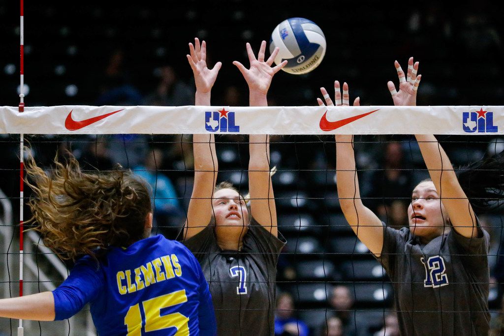 DMNGregRiddle's tweet photo. Volleyball: 5 notable early season storylines, from Southlake Carroll’s big win to Byron Nelson’s new stars and more.
It’s a big week for Flower Mound, including a matchup of nationally ranked teams vs. Denton Guyer.

Read: https://t.co/0V2fKxZHkr

@SportsDayHS @AustinTGCA https://t.co/LxVPCC2ujB
