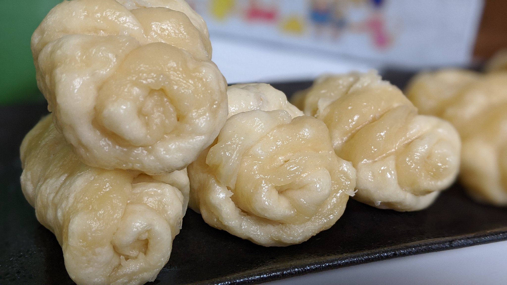 劇団フェルマータ バーミヤンの花巻食べたくなって作ったんですが 強力粉と薄力粉の量見間違えて逆にした結果 ツヤッツヤの甘いうどんになりました 分量正しくって大事ですね ぬるこ T Co Ud28ijuaqa Twitter 劇団フェルマータ バーミヤンの花巻食べたくなって作ったんですが 強力粉と薄力粉の量見間違えて逆にした結果 ツヤッツヤの甘いうどんになりました 分量正しくって大事ですね ぬるこ T Co Ud28ijuaqa Twitter