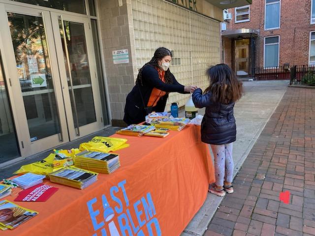 eastharlemcoad's tweet photo. Thank you to @nycpa @JumaaneWilliams @MaskTransit for helping us distribute more masks, hand sanitizer, and other emergency preparedness materials to over 100 people today! #eastharlem #communitypreparedness #communityresponse #nyc #covid19 #coronavirus https://t.co/aJb2PgePnM