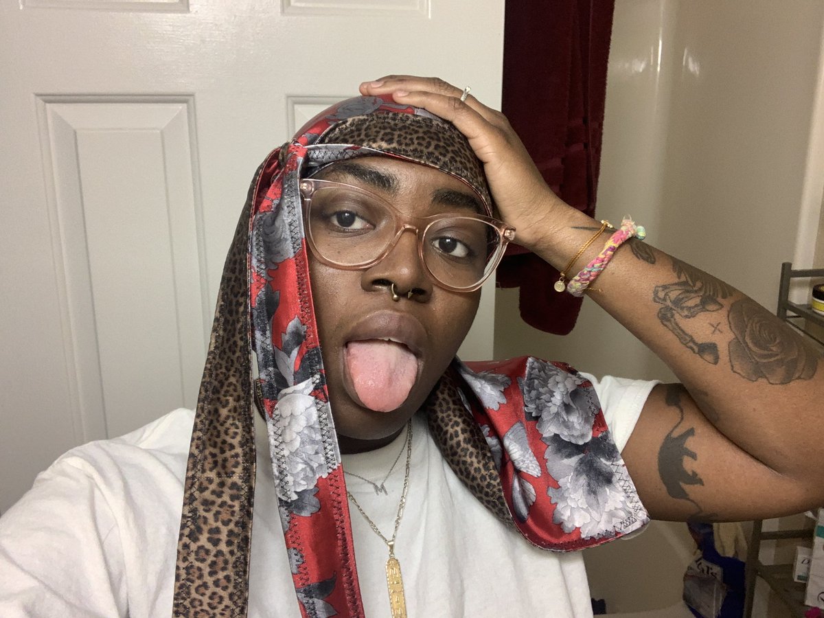 _snatchedclo's tweet photo. Y’all I done messed around and made a reversible durag 😍 y’all feeling this oooorrrrr?? 🔥🔥 #LetsGetSnatched #SnatchedClothing #CauseYoullAlwaysSlay https://t.co/Kp5sn6Pyt0