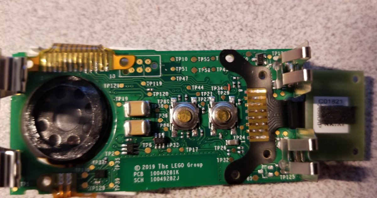 Here's the other side.It's got two buttons, the connector for the LED/camera bit, and a copyright! 2019. (though I think this thing only came out this year)PCB 10049281KSCH 10049282J