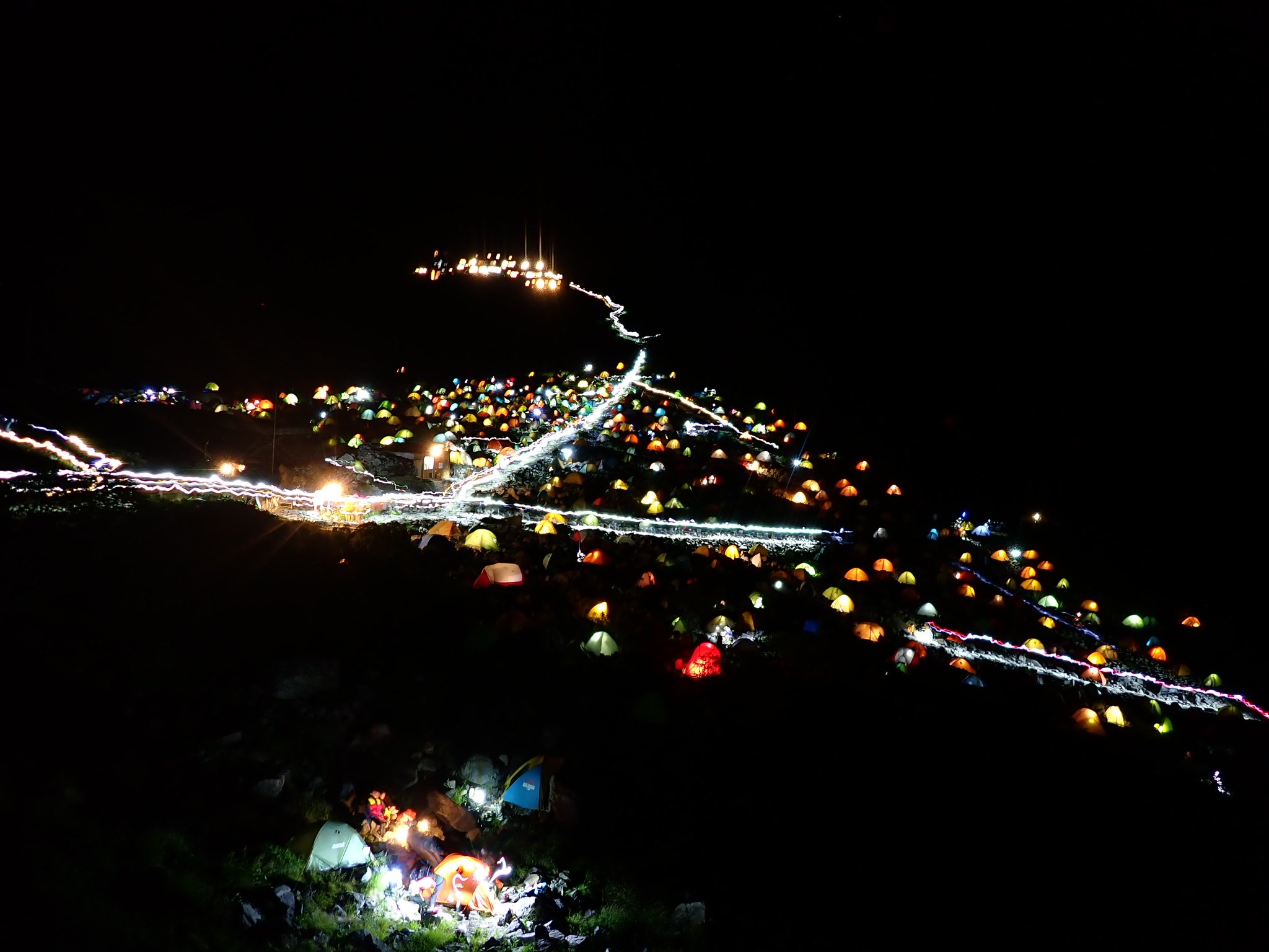 涸沢ヒュッテ 850張りのテント村 T Co Le7kt3sogi Twitter