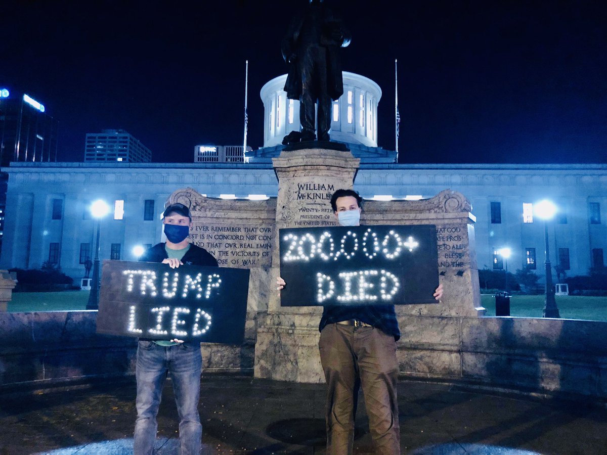 In OHIO tonight in front of the statehouse >>