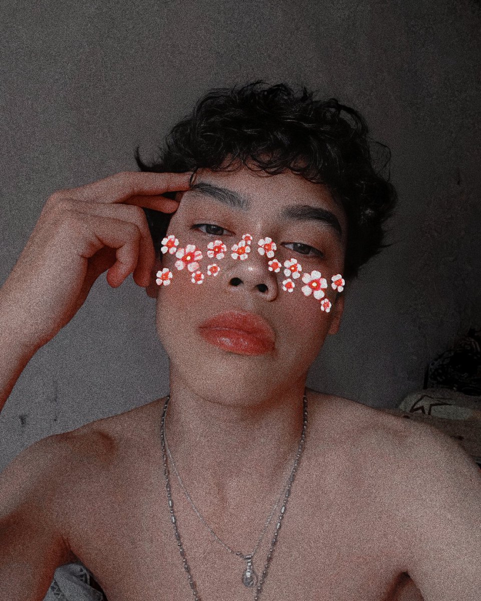 tomaselag's tweet photo. hola soy yo, los extraño sigo siendo woodvigevani, me cagaron a unf #SelfieForClowns @dinamicaclowns https://t.co/If0fl7ChuK