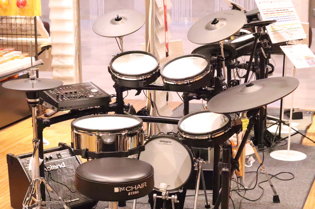 島村楽器 ららぽーと和泉店 電子ドラム Roland Td 50sc S 再入荷しました Vドラム シリーズのフラッグシップ音源であるtd 50を搭載 さらに島村楽器コラボレーションモデル限定の音色や曲も入ってます めちゃくちゃ音がかっこいいので是非店頭