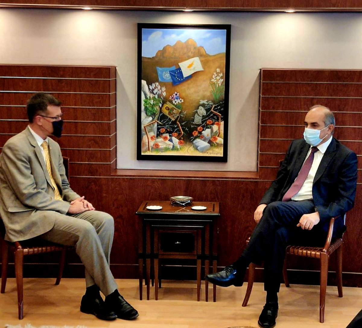 Εθιμοτυπική συνάντηση με τον Ύπατο Αρμοστή του Καναδά κ. Mark Allen. Συζητήθηκε η εμπορική συμφωνία Ε.Ε - Καναδά (CETA) καθώς και περιφερειακά ζητήματα που άπτονται των εξελίξεων στην Ανατολική Μεσόγειο.