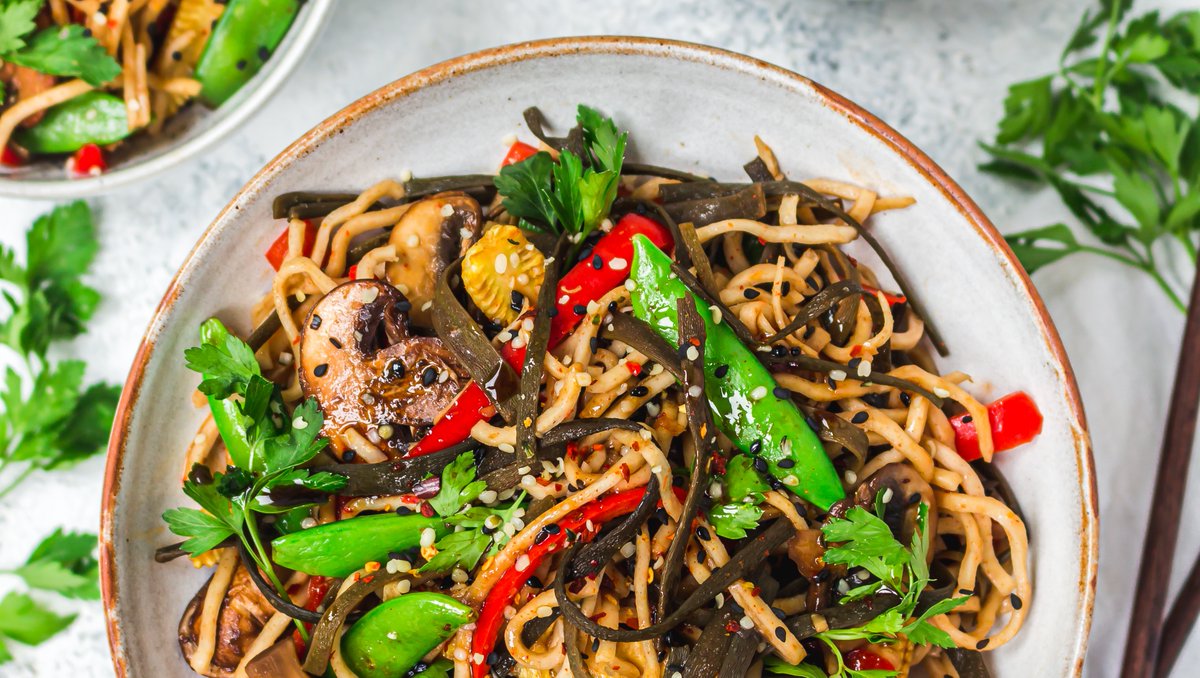 AtlanticKitchen's tweet image. Want to give your stir-fries a healthy, nutrition-packed boost? The simplest solution is to add sea spaghetti - packed full of protein, vitamin C, magnesium and calcium - it adds nourishment, nutrition and also that unmistakable mild taste of the sea.

atlantickitchen.co.uk/blogs/news/rec…