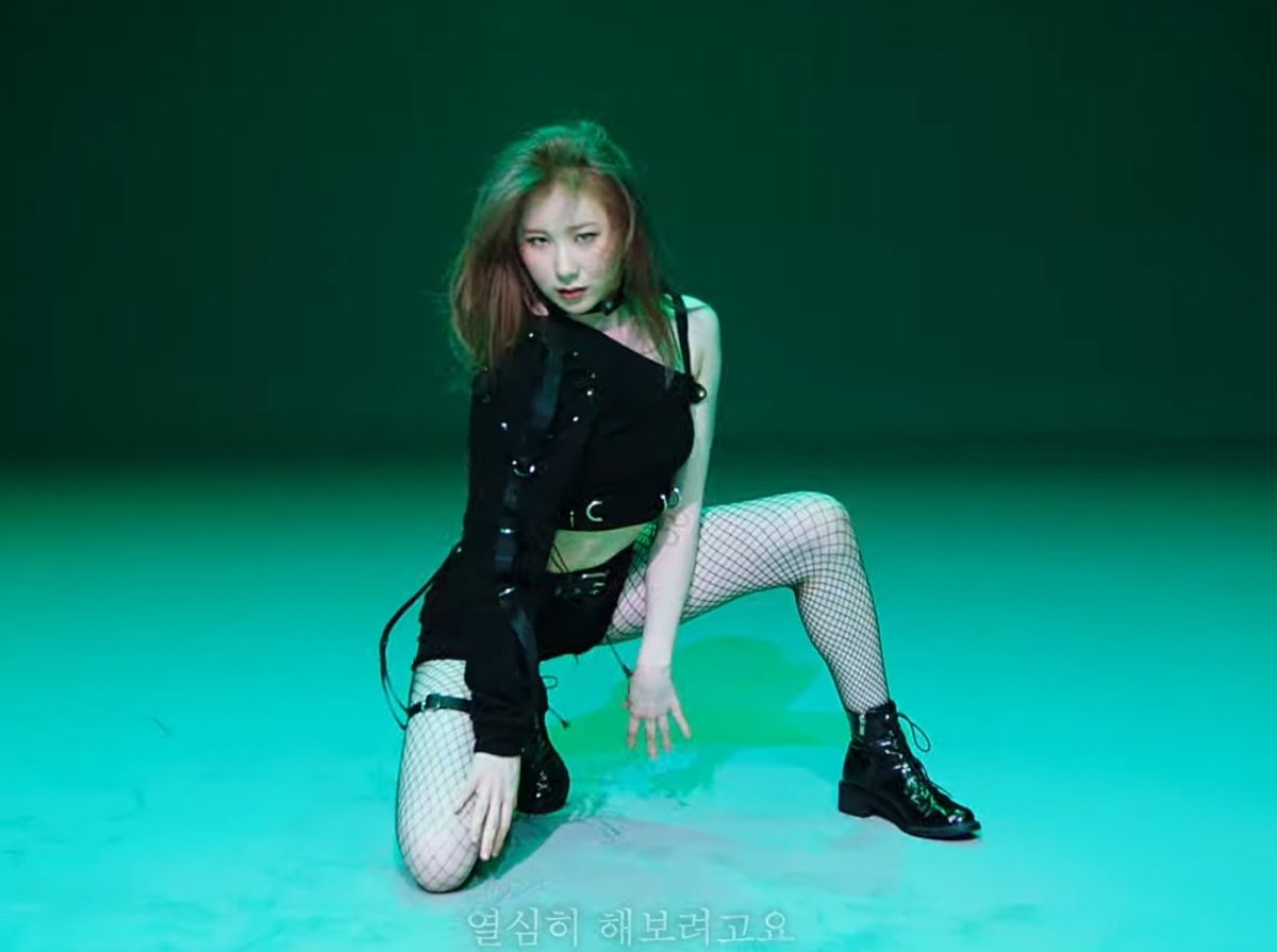 ChaeSom2's tweet photo. EXCUSE  ME MA'AM?!

I FEEL EXTREMELY ATTACKED RIGHT NOW

#ArtistOfTheMonth_LeeChaeyeon
#TheFutureOfKpop_LeeChaeyeon
#아티스트오브더먼스_이채연
#케이팝의미래_이채연 https://t.co/FAfWoPYAhE
