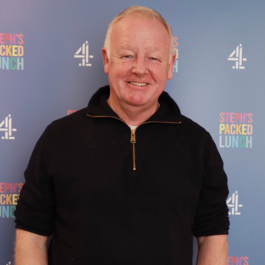 Crammed inside your #PackedLunchC4 today you'll find <a href="/LesDennis/">Les Dennis</a> talking to <a href="/StephLunch/">Steph McGovern</a>, <a href="/ThatJanRavens/">Jan Ravens</a> with the 1 O'Clock Views, Former National Chef of the Year and Roux Scholar <a href="/FreddyForster/">Frederick Forster</a> is on food duty whilst @MissGAtkinson is eyeing up your tweets. See you at 12:30!