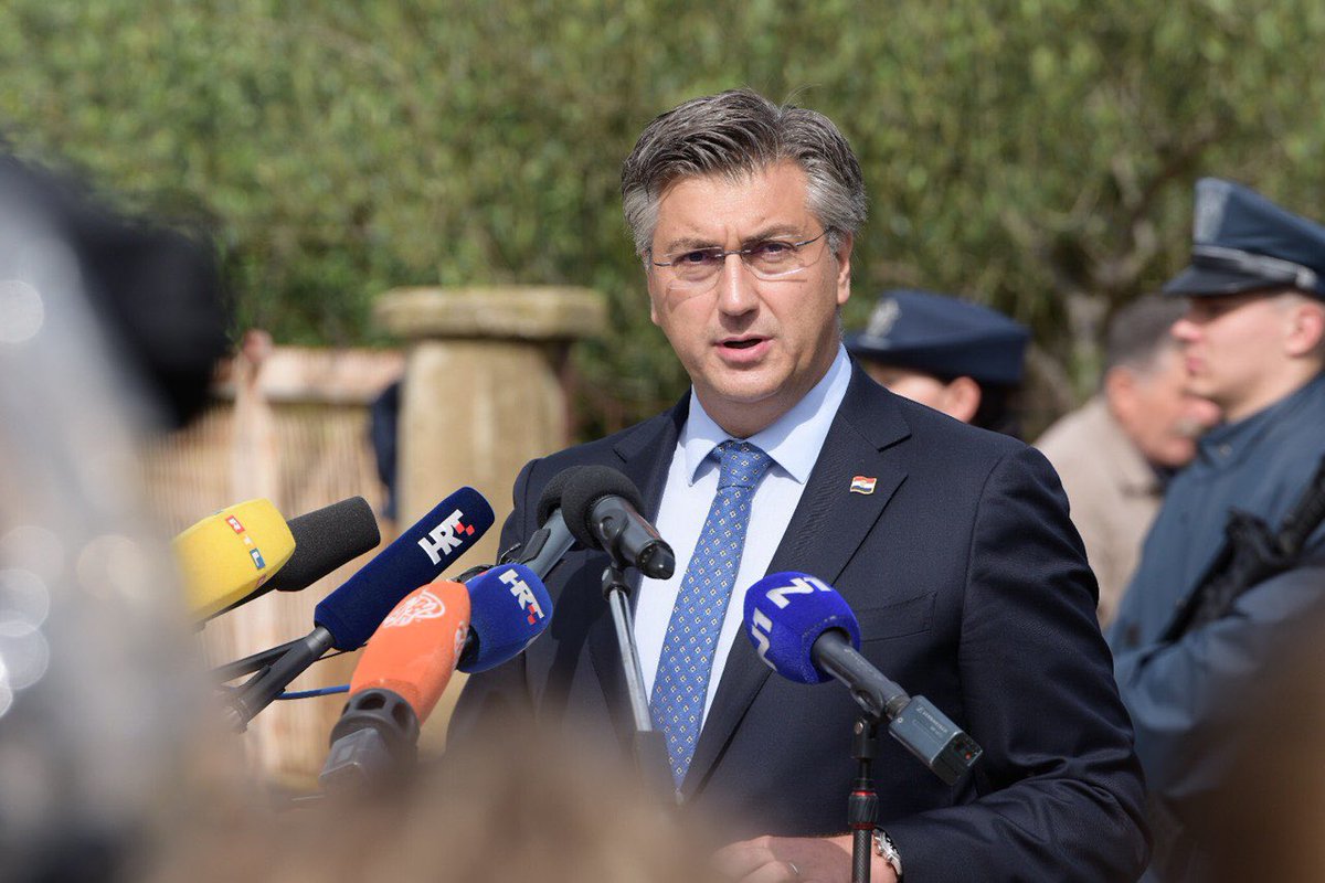 AndrejPlenkovic's tweet photo. Kao predsjednik @VladaRH, duboko žalim zbog teškog zločina počinjenog u Varivodama prije 25 godina nad nevinim i nemoćnim ljudima. https://t.co/w186C1PoiT