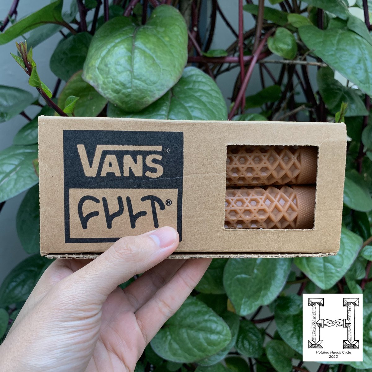 Holding Hands Cycle tweet media