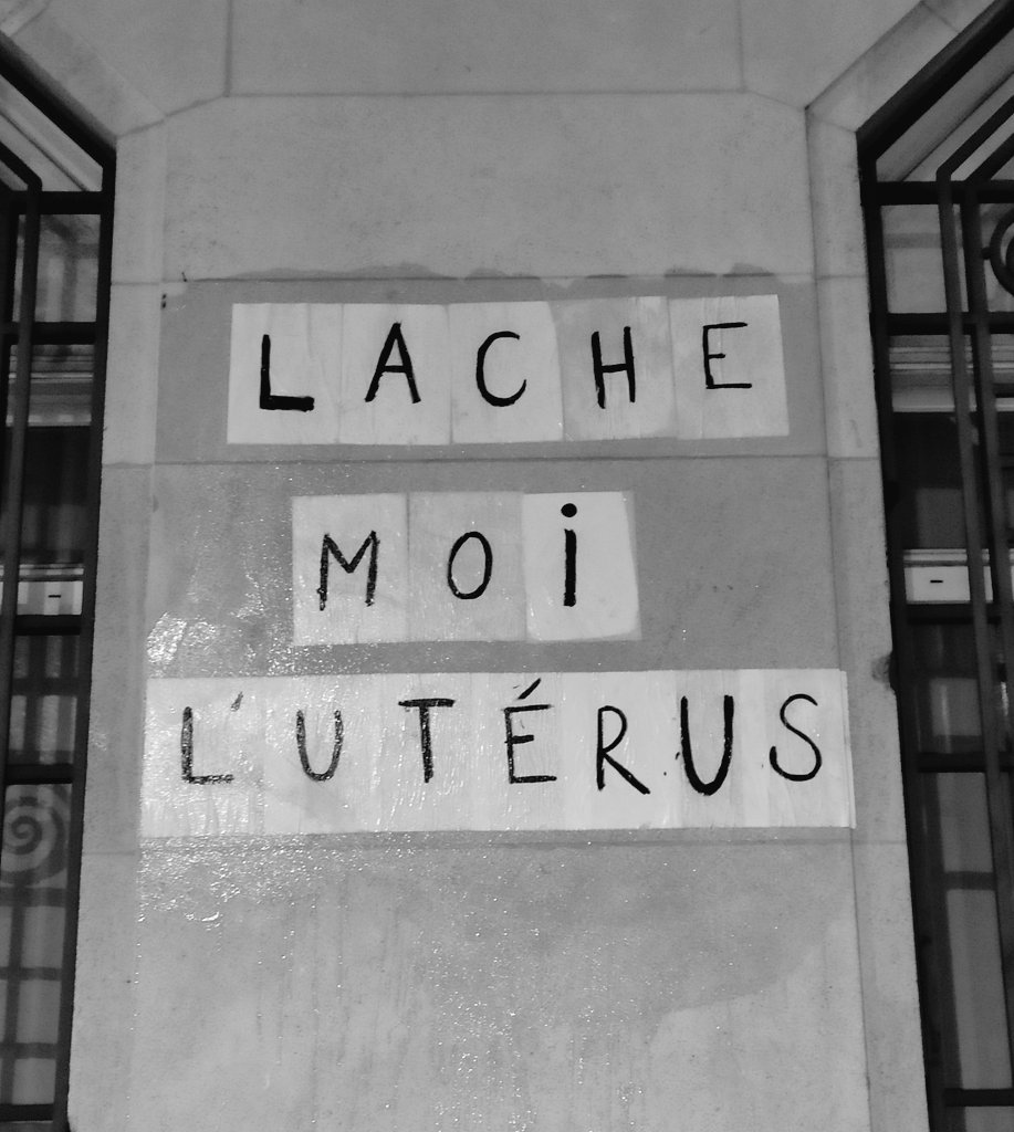 CollagesF_Rouen's tweet photo. 📆 Aujourd'hui, c'est la journée mondiale du droit à l'avortement.

L'occasion pour nous de rappeler que l'IVG devrait être un droit inaliénable, partout dans le monde. 

MON corps, MON choix. ✊

#ivg #abortion #rouen #droitsdesfemmes #collages #feminisme https://t.co/LVdxyRylLX