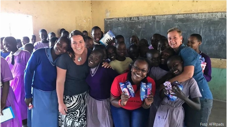 Sanne Bolkenstein geeft met haar AFRIpads Foundation jonge vrouwen de mogelijkheid om naar school te gaan tijdens hun menstruatie. In 2017 kreeg zij de Vrouwen van Nu Verschilmaker Award voor haar project AFRIpads. Lees meer op vrouw.nieuws.nl.