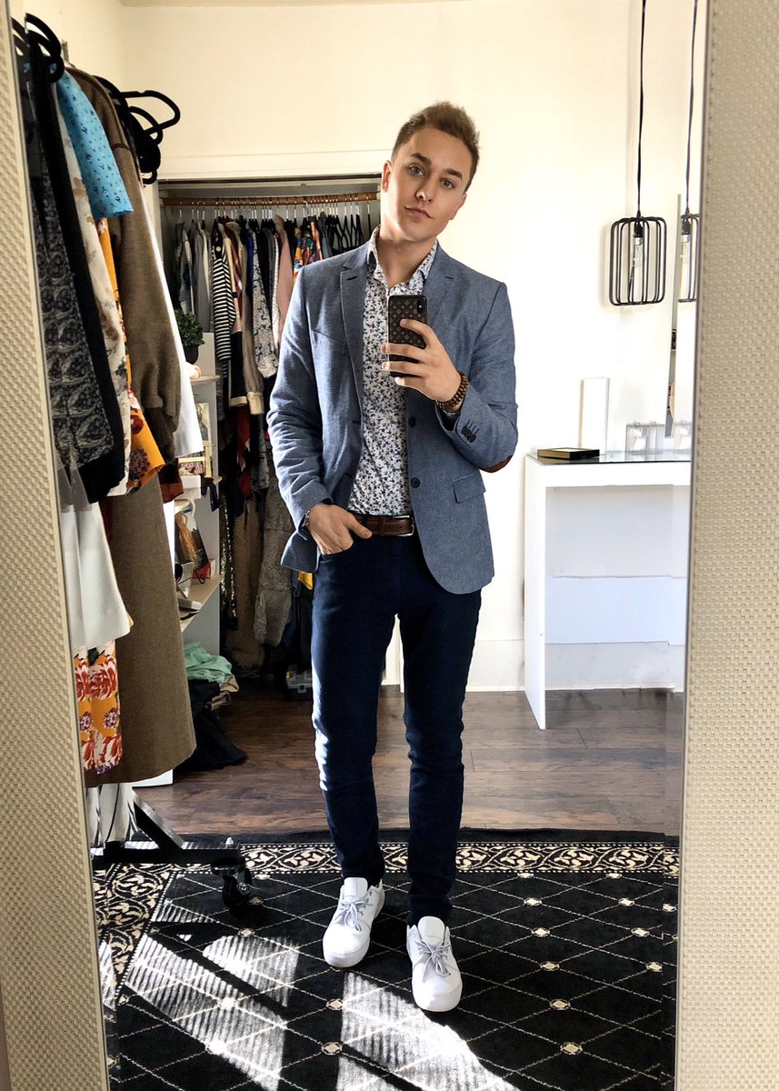 PhotosByAlexS's tweet photo. I like my money where I can see it, hanging in my closet. 😜 https://t.co/MAhuYLMPFC