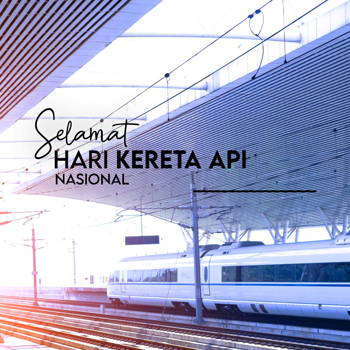 greenpramukasqr's tweet photo. Hobi menggunakan fasilitas transportasi umum seperti kereta api, menjadi alasan tepat, selain bebas macet, kalian akan leluasa menikmati pemandangan sepanjang perjalanan. Semoga ke depannya, PT KAI selalu memberikan pelayanan terbaiknya.

#HariKeretaApiNasional 
#HUT75KAI https://t.co/Kt4xLPQSNB