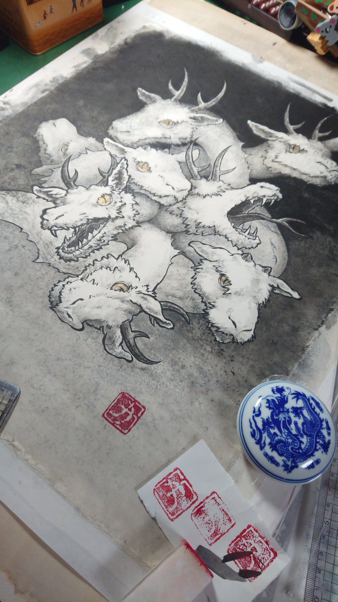 カリヲcaliwo 絵アカwork Account ひとまず完成したので落款押しました もう少し大きい落款ほしいなぁ ヤマタノオロチの新しいtシャツやグッズができました 国内販売はこちらのサイトから販売しております 古事記 蛇 ヘビ 龍 ドラゴン 刺青