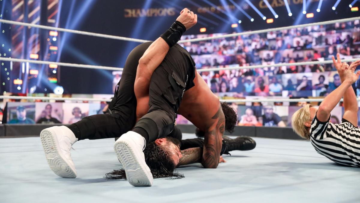 Mhussein9911's tweet photo. Roman Gave Bray Wyatt a low Blow then King Corbin and Then Jey Uso Excited to see Who is Next to Stand in his Way. 😂😂 https://t.co/yLbTPFQU49