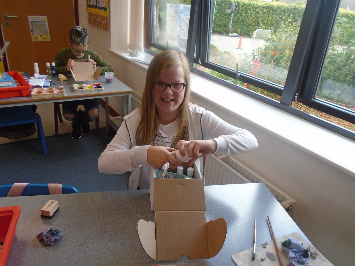 berry_m_h's tweet image. Our Beccles site donated a box of bottles and caps to @guntonprimary in for a project they were looking to deliver to help children understand the importance of personal hygiene. mhplastics.com/donating-to-go…  #supportinglocalcommunities