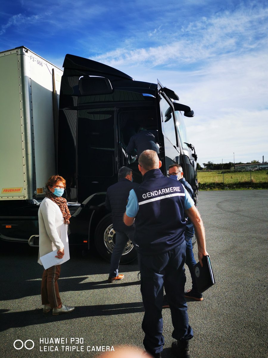 FntrPDL's tweet photo. Découverte des véhicules, et essai de conduite au programme pour les élus #invitetonmaire @FntrPDL @FNTR #semainedutrm @rautureau @loiseau @bourasseau https://t.co/DM3LebN3LN