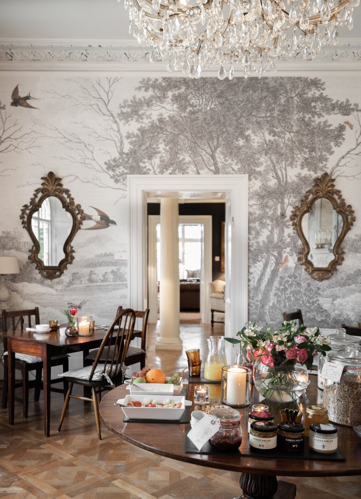 Rhosyn Restaurant re-opens this Thursday 1st October! 
Afternoon Tea ☕️ 2pm - 4pm  
Dinner 🍴 6.30pm - 8.30pm 
Call us on 01834 843033 ☎️ We'd love to see you again!