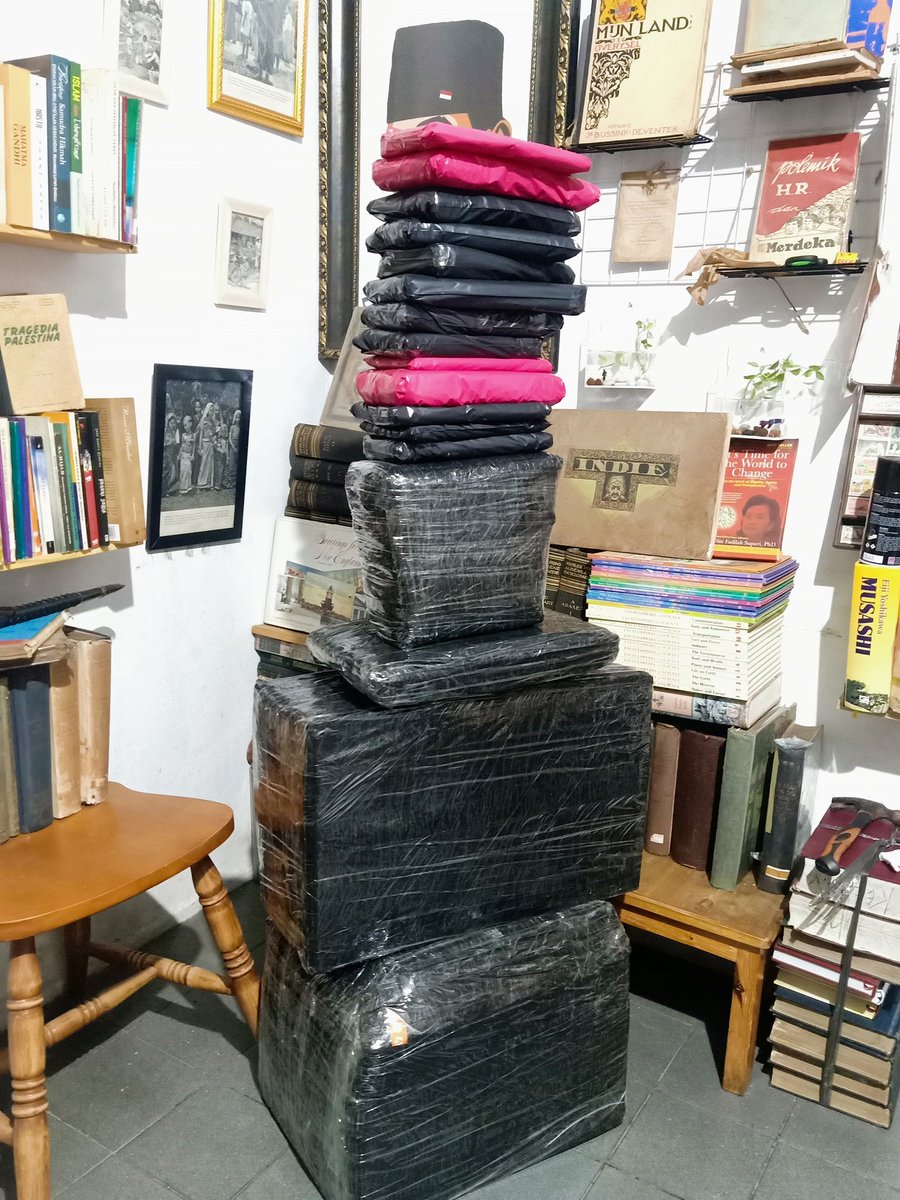 WarungSejarahRI's tweet photo. Terkirim.
Terima kasih sudah beli buku di #WSRI yes.
Selamat sampe tujuan. 🙏🙏 https://t.co/3Ziz7NFklY