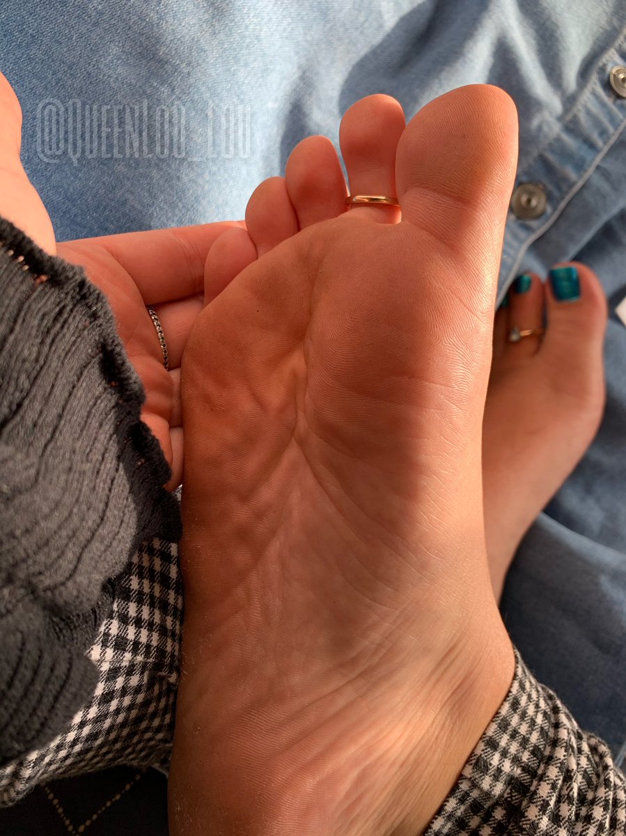 I expect you foot freaks to cover my cute new toe rings, multiple times today for having such elite feet 👅 $20 🙃