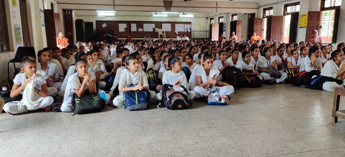 DigitalGtu's tweet photo. #pastevent #1yearback #movementsharing
Cyber Safety and Security Awareness week. At Shree G C Girls Higher Secondary School, Raipur, Ahmedabad.
#cyberawarenessweek #Gujarat @GTUoffice @GsetGtu @GujaratPolice @AhmedabadPolice @cdacindia @InfoSecAwa @GoI_MeitY @Cyberdost https://t.co/JeX5XhtUk6