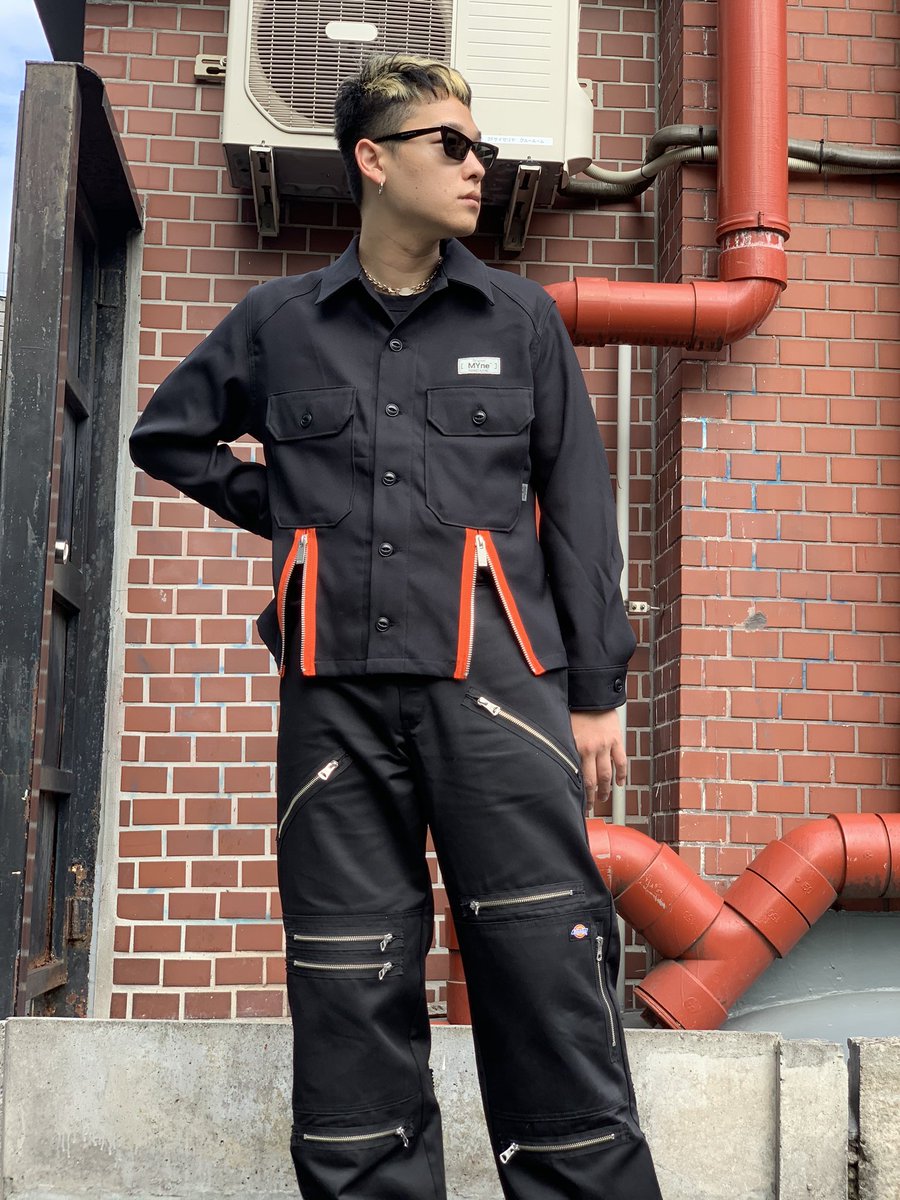 57909's tweet photo. MYne 20AW COLLECTION
Outer : Zip jacket shirt / BLACK
Pants : Dickies crazy zip pants / BLACK https://t.co/AAKoAIYMR8