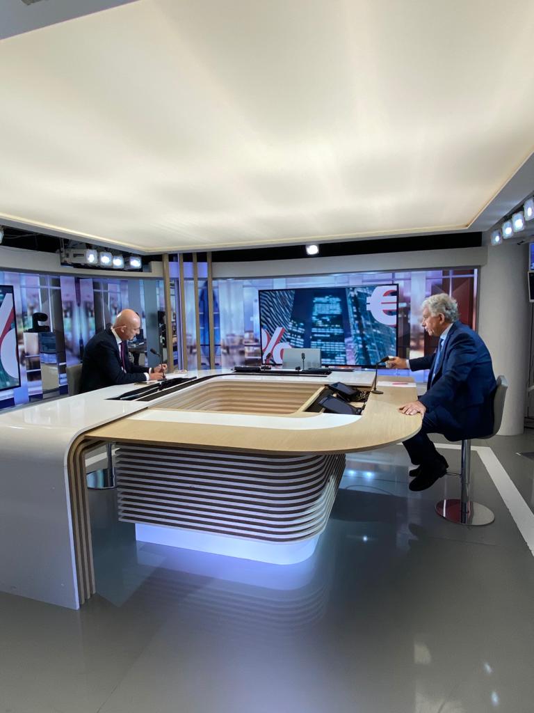 🎙 #Interview | Interviewé hier sur <a href="/LCI/">LCI</a> par le journaliste François Lenglet, Yves Perrier a partagé son analyse sur la crise sanitaire et économique actuelle et milité en faveur d’un retour du capitalisme responsable de long terme.
Pour voir le replay ⤵ 
ow.ly/HKbg50BCPyh