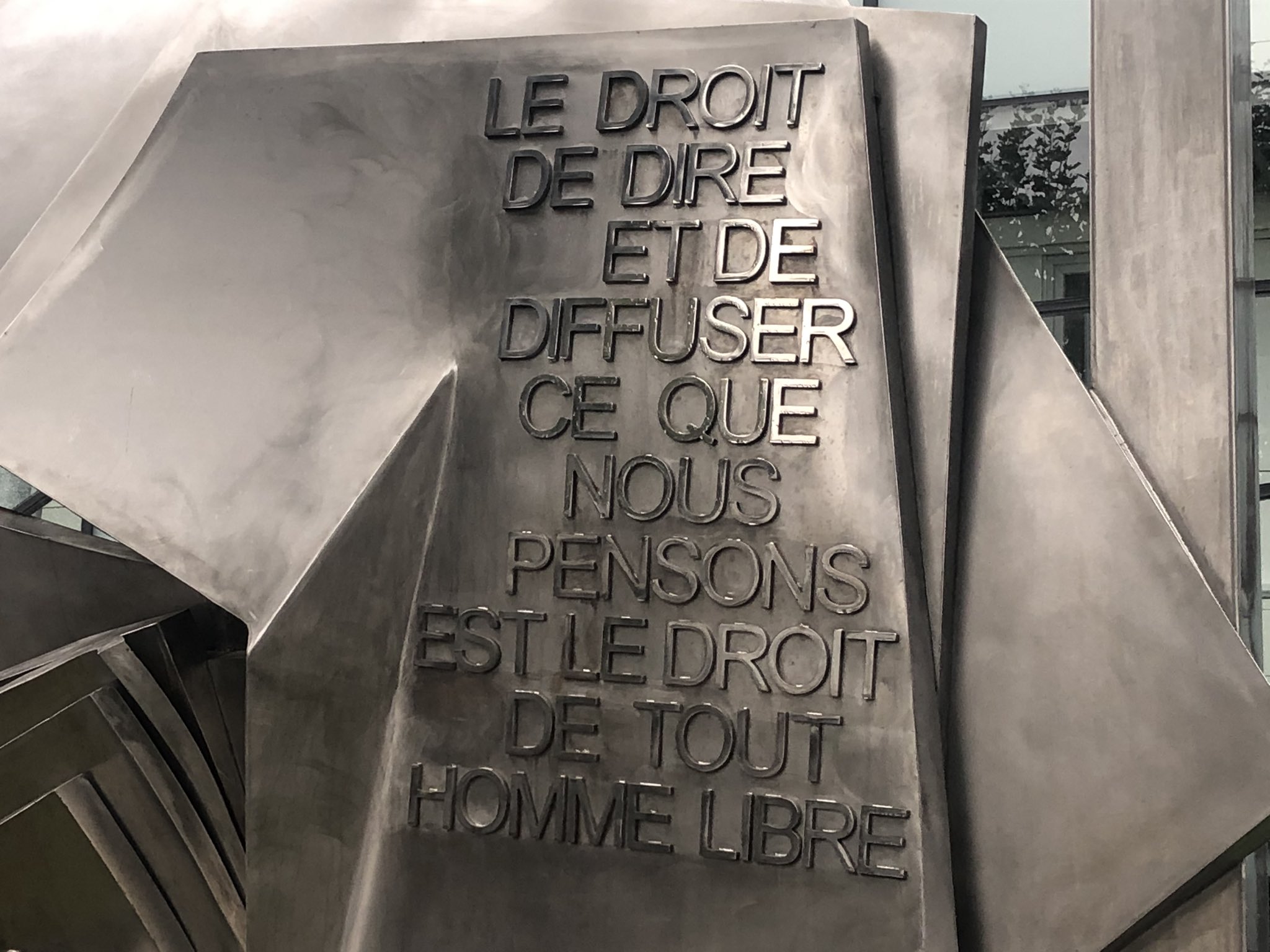 Christophe Deloire Une Belle Citation De Voltaire A L Entree Du Siege De Lamontagne Fr A Clermontfd Ou J Etais Ce Matin Pour Parler De Liberte De La Presse La Presse Quotidienne Regionale
