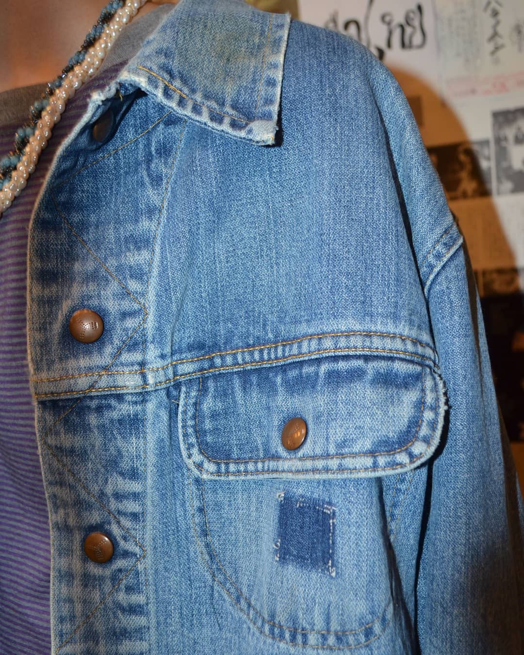 古着屋ハラノムシ 1970s Vintage Broken Twill Denim Jkt 着込まれて柔らかく滑らかな手触りになった70年代のブロークンツイルデニムジャケット サーッと流れ落ちる夕立のような 情緒ある縦線の色落ち 所々 色が濃く残っていて生地に奥行きを感じ