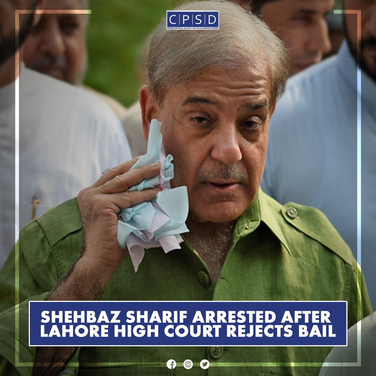 PML-N President and Leader of the Opposition in the National Assembly Shehbaz Sharif was arrested from the Lahore High Court on Monday after his bail plea in the money laundering case was rejected.
#BreakingNews | #انتقام_یافتہ_احتساب_نامنظور | #چور_پھڑیا_گیا