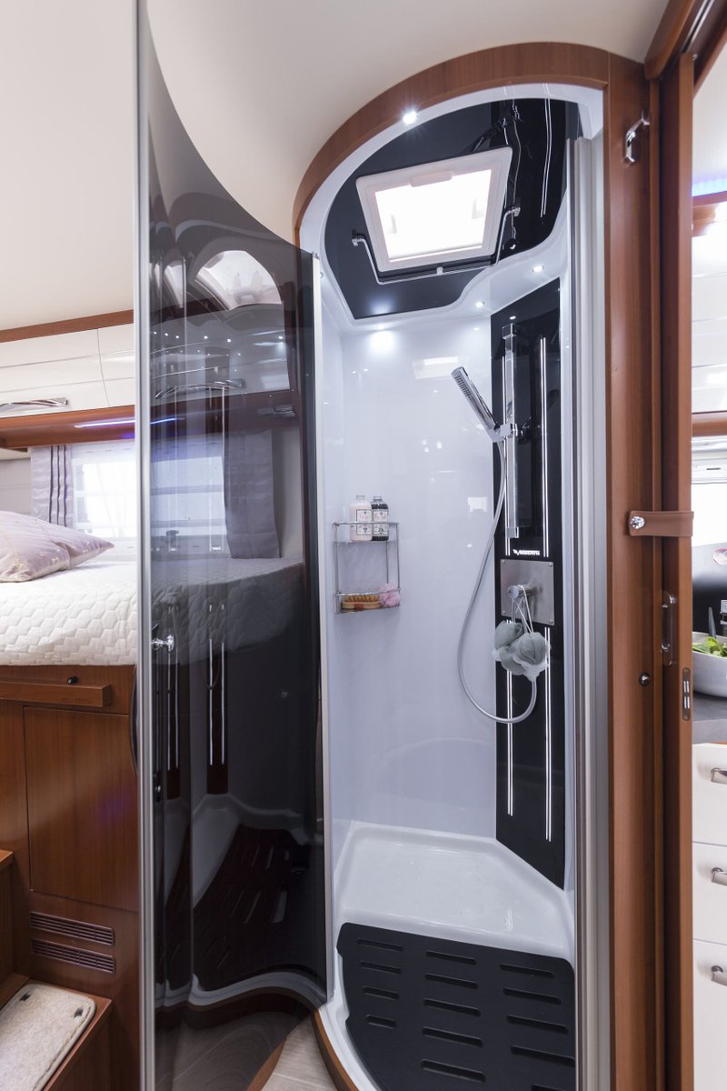 🥰 MOBILVETTA: TEMPORADA 2021 🥰
Seguimos sumando novedades a nuestra página web, y esta vez con los nuevos modelos de Mobilvetta que estarán disponibles para la temporada 2021. 
Para verlos pulsa en el siguiente enlace: caravanasmallon.com/.../MOBILVETTA…