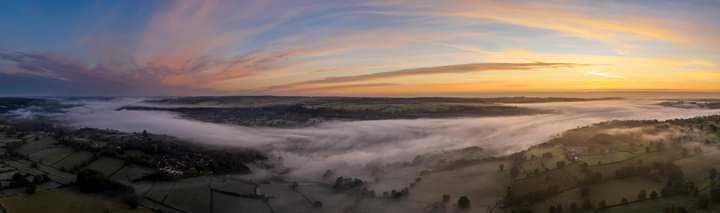 Matlock_TownFC's tweet photo. We would say that we don't live in one of the most beautiful places in the world but that would be a lie 😍

The valley this morning just before dawn as taken by Photography By Bones. https://t.co/JYdcBFGL1I