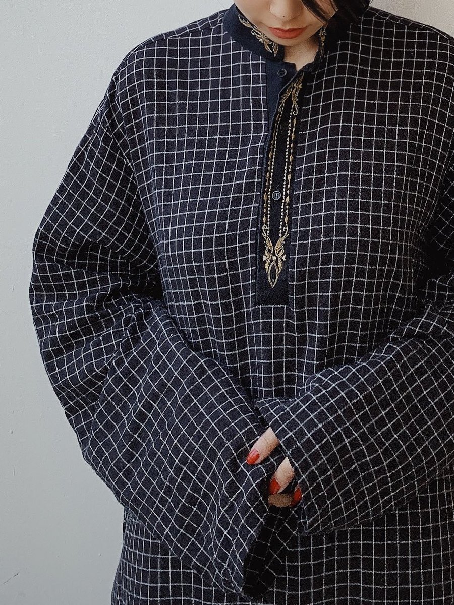The Corner Tokyo Twitter ನಲ ಲ ヴィンテージのアラビアンシャツワンピース ヨーロッパ製 ブロックチェック柄 ブラックのボディが珍しい 襟元の刺繍の華やかさがポイント アラビアンシャツ シャツワンピース ブロックチェック 秋服 秋コーデ お洒落