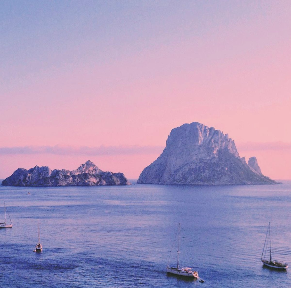 Together For Healthcare Heroes tweet media