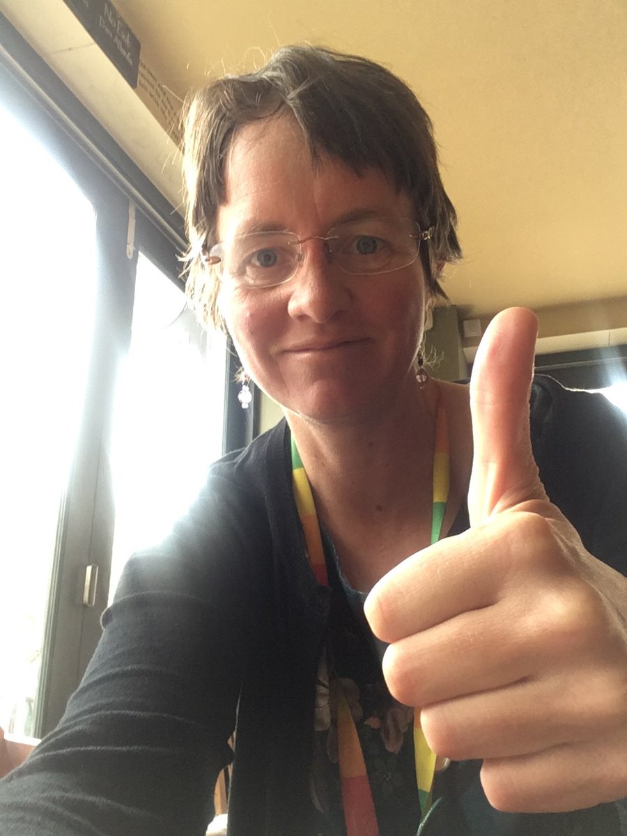 SchoolHealthVoG's tweet image. I've been jabbed! Never has there been a more important time to #Beatflu Have you had yours yet? @beatflu @CV_UHB @PublicHealthW @Fiona_Kinghorn