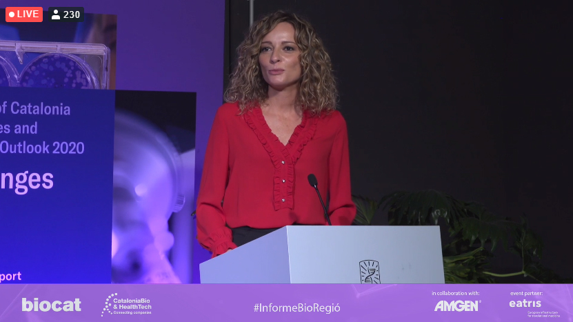 "Espero que els #PremisAlexCasta inspirin els valors que tenia l'Àlex: perseverança i compromís per millorar la vida de les persones, sempre sumant i amb actitud proactiva i positiva". Emotiva intervenció de <a href="/cris_riba/">Cristina Riba</a>. Un plaer tenir-te aquí Cristina. Sempre amb tu Àlex.