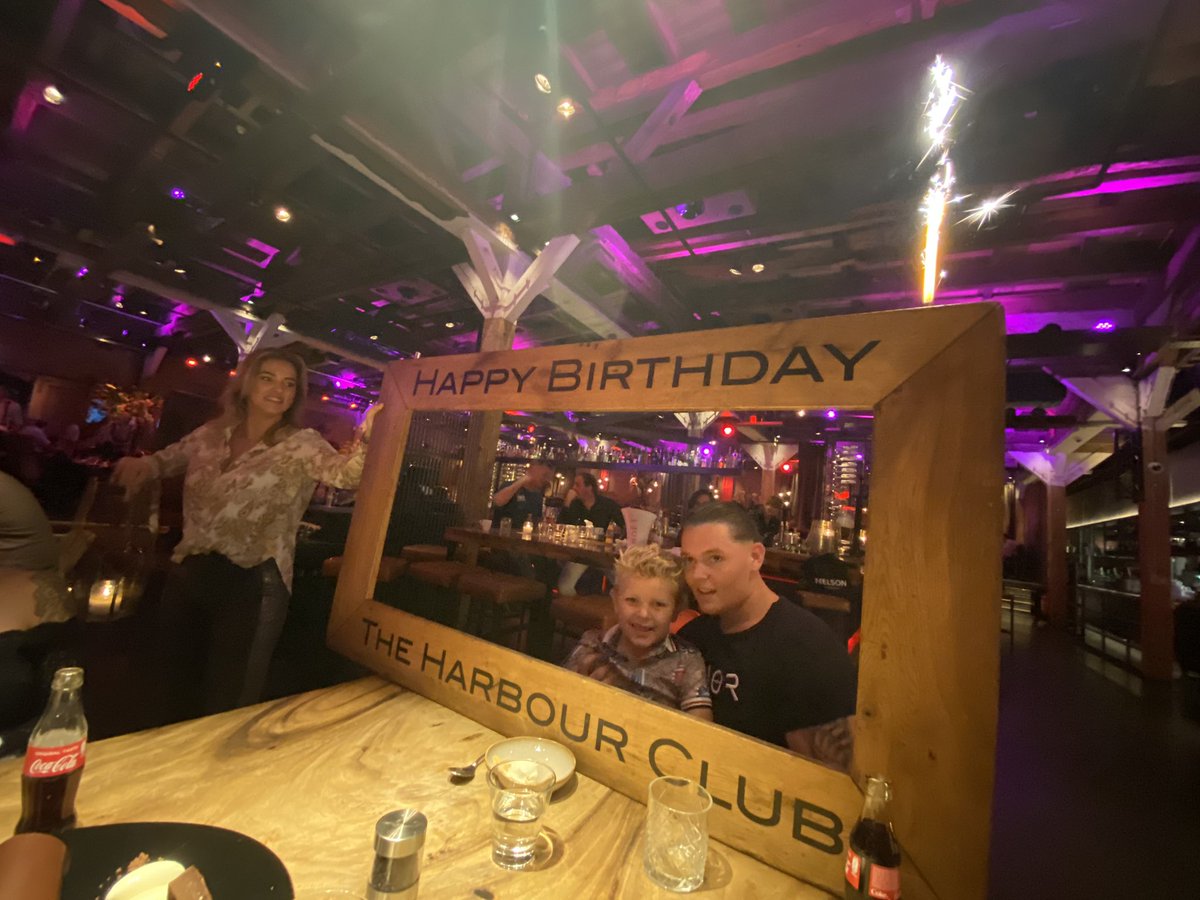 Mijn jongens hun verjaardag gister een dag voor in de boeken ❤️