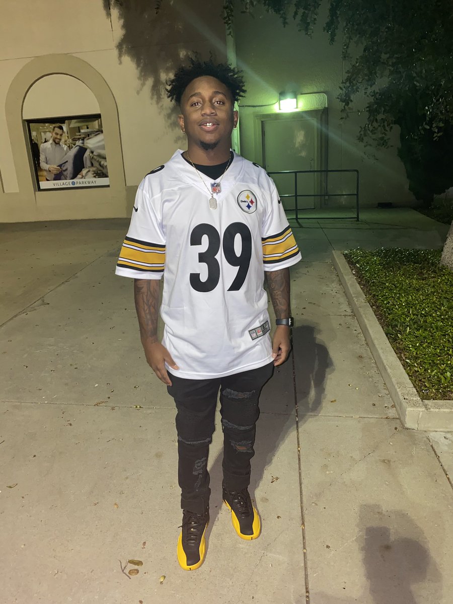 YFN_JAYD's tweet image. 💛🖤