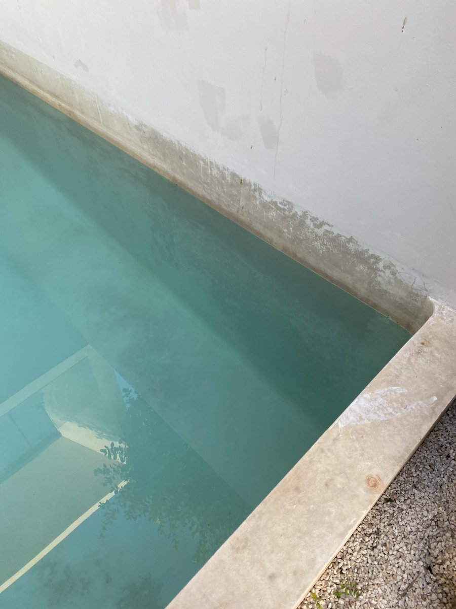 vaingloribride's tweet photo. @Airbnb your hosts should include important photos like these in their listings so people know exactly what they are booking. https://t.co/DUvhnGS990