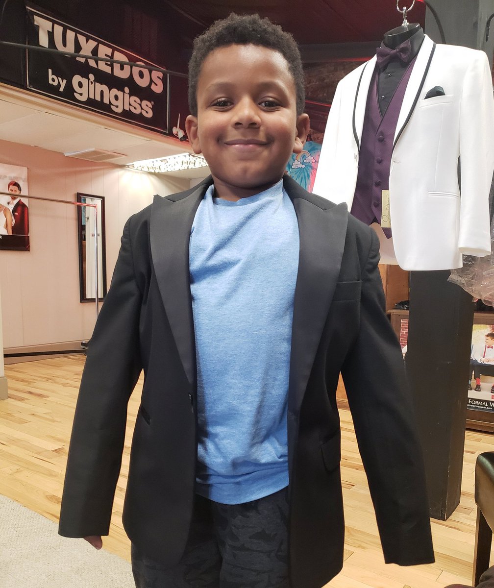 akhenatenhamun's tweet photo. #HappyBirthday to my #turtleman #pieceofman #minime #sonshine #prince #betterversionofmyself #firstborn #LittleGerard #LittleHotep #GerardDouglasPettyII. Continue making us proud. Future #computerprogrammer #macbookair #Python
===
Birthday Song: https://t.co/x5FXbP6LxA https://t.co/ncIRy5clk4