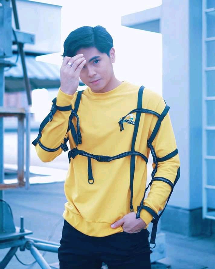 Happy birthday to you Miguel Tanfelix   